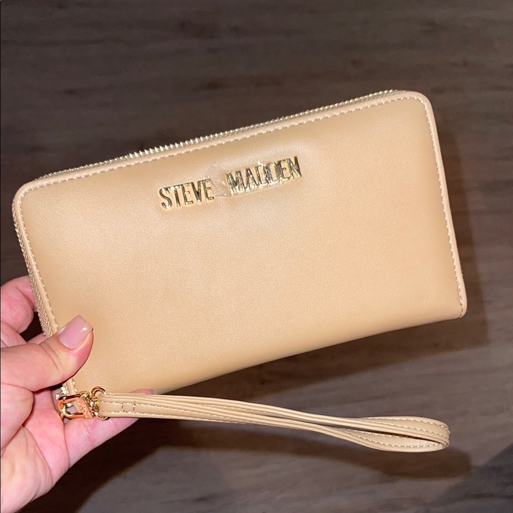 Steve Madden Tan Clutch Wristlet Sleek Design